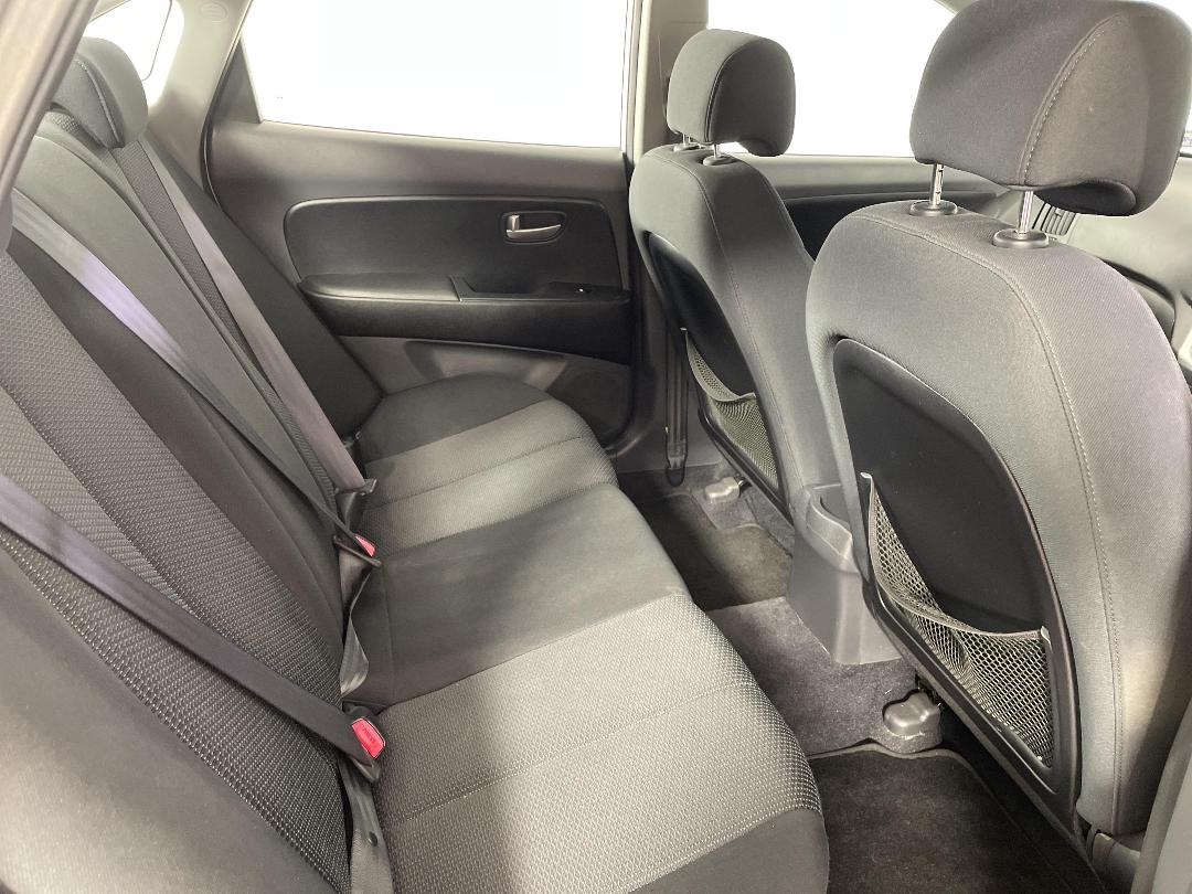 Photo '20' of Hyundai Elantra Photo '20' of Hyundai Elantra