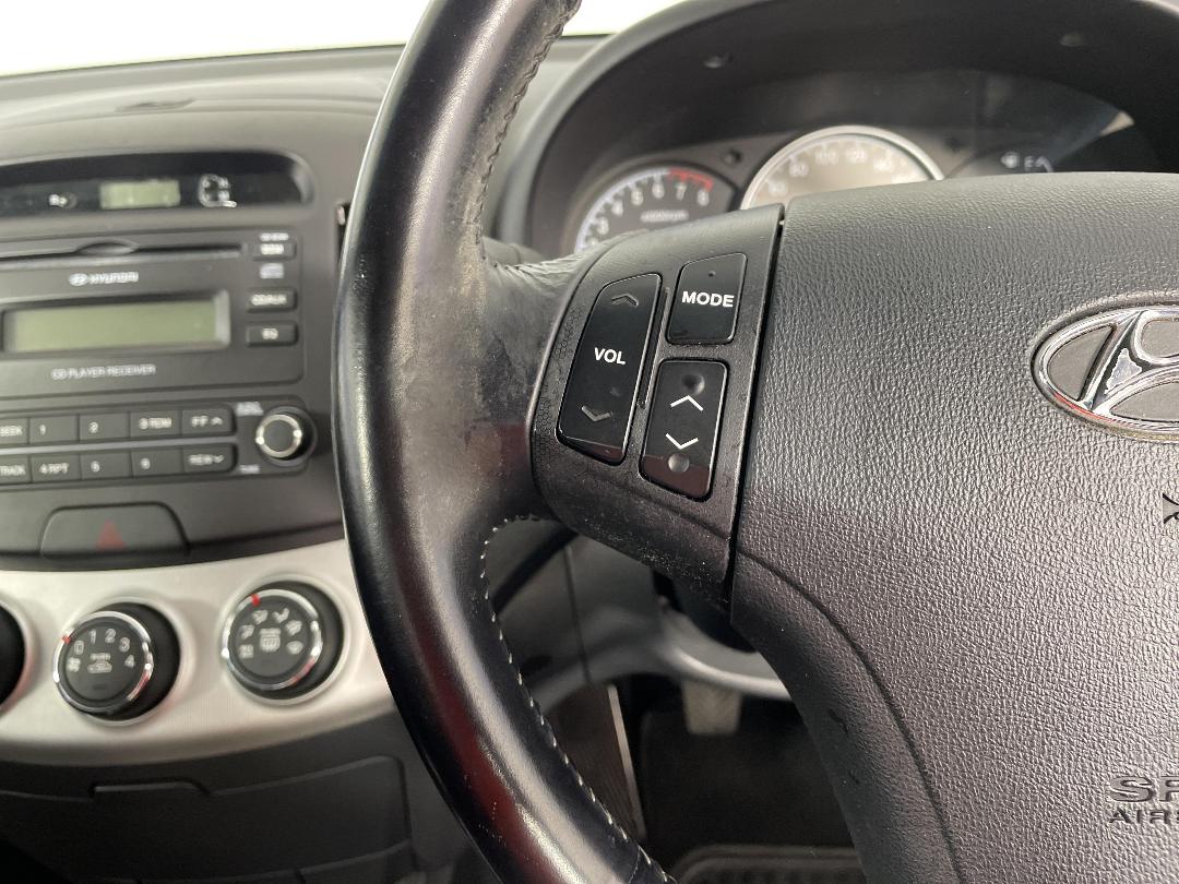 Photo '25' of Hyundai Elantra Photo '25' of Hyundai Elantra