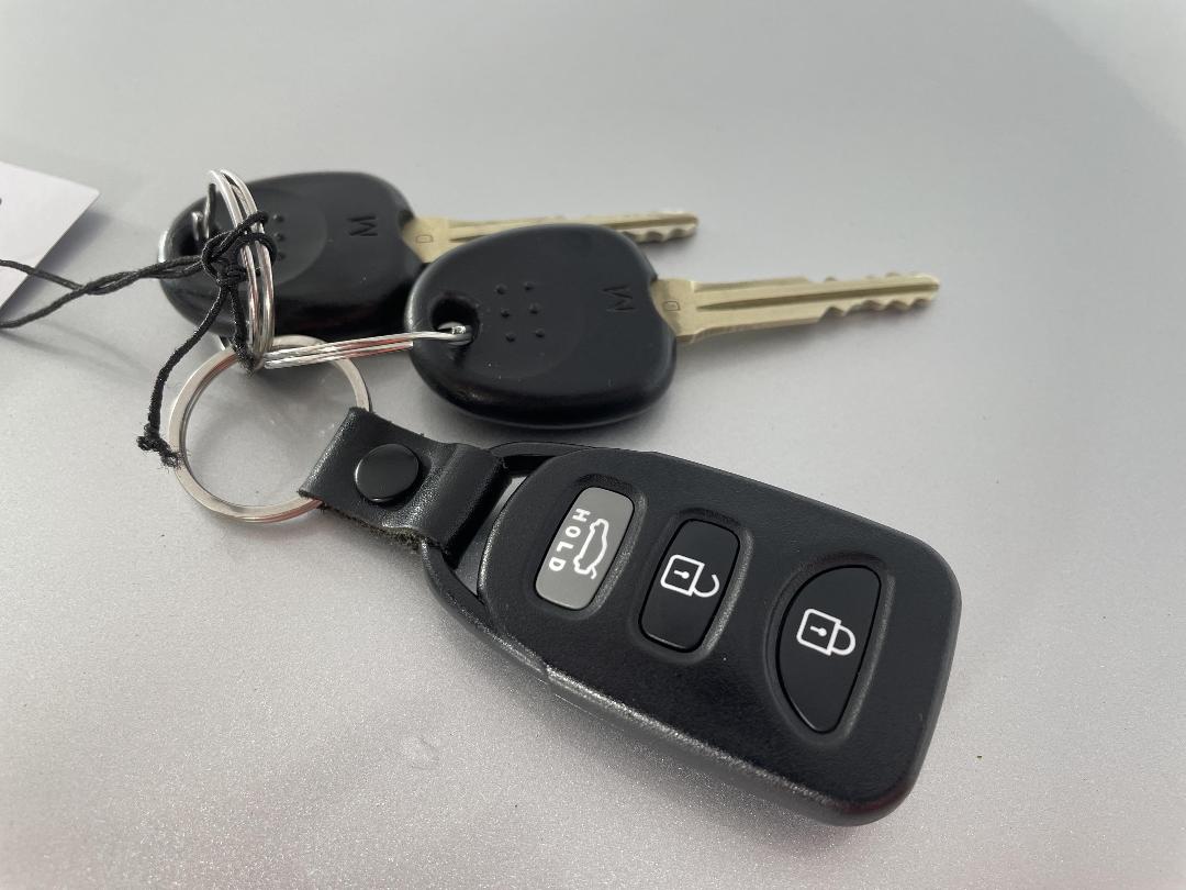 Photo '22' of Hyundai Elantra