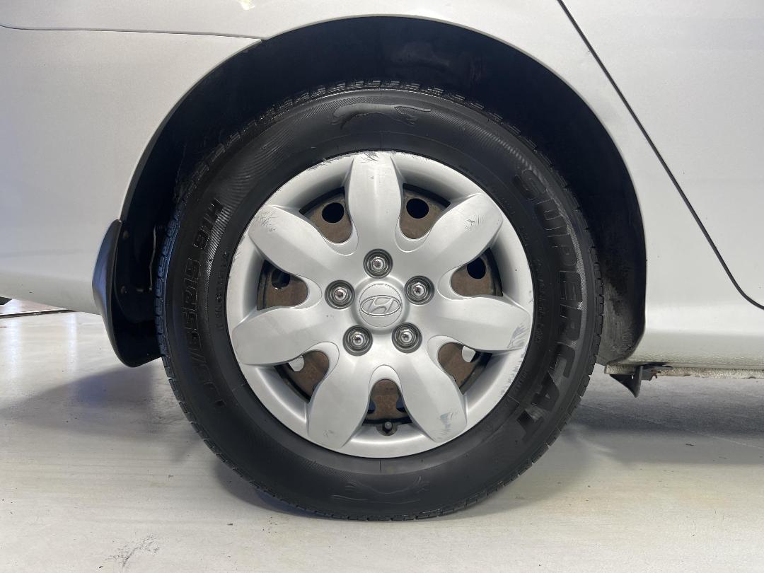 Photo '12' of Hyundai Elantra