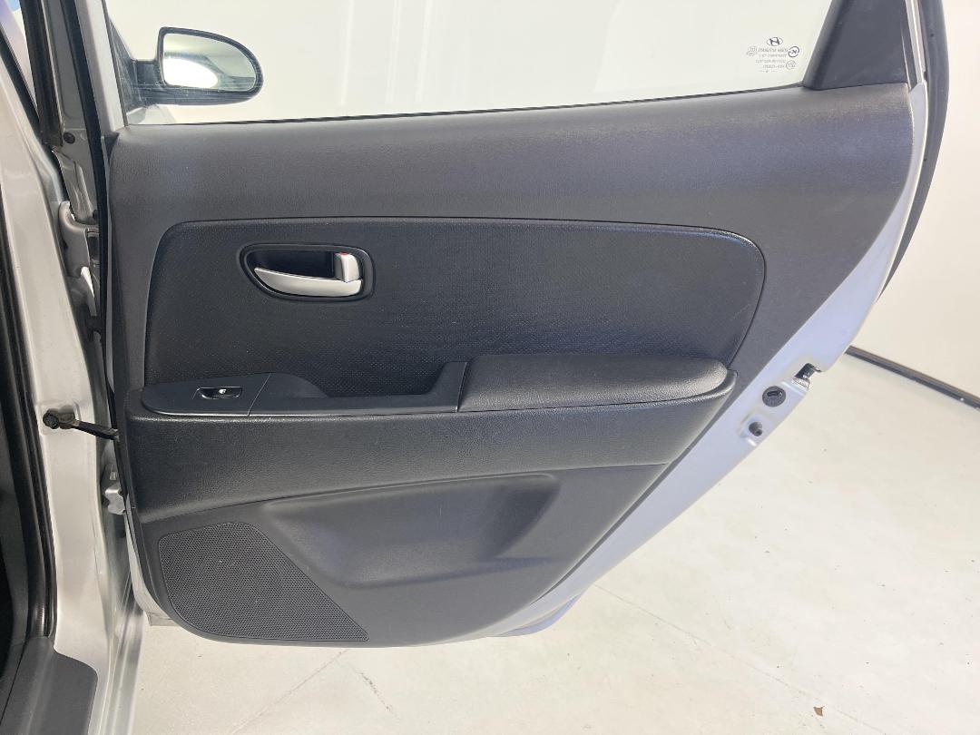 Photo '19' of Hyundai Elantra