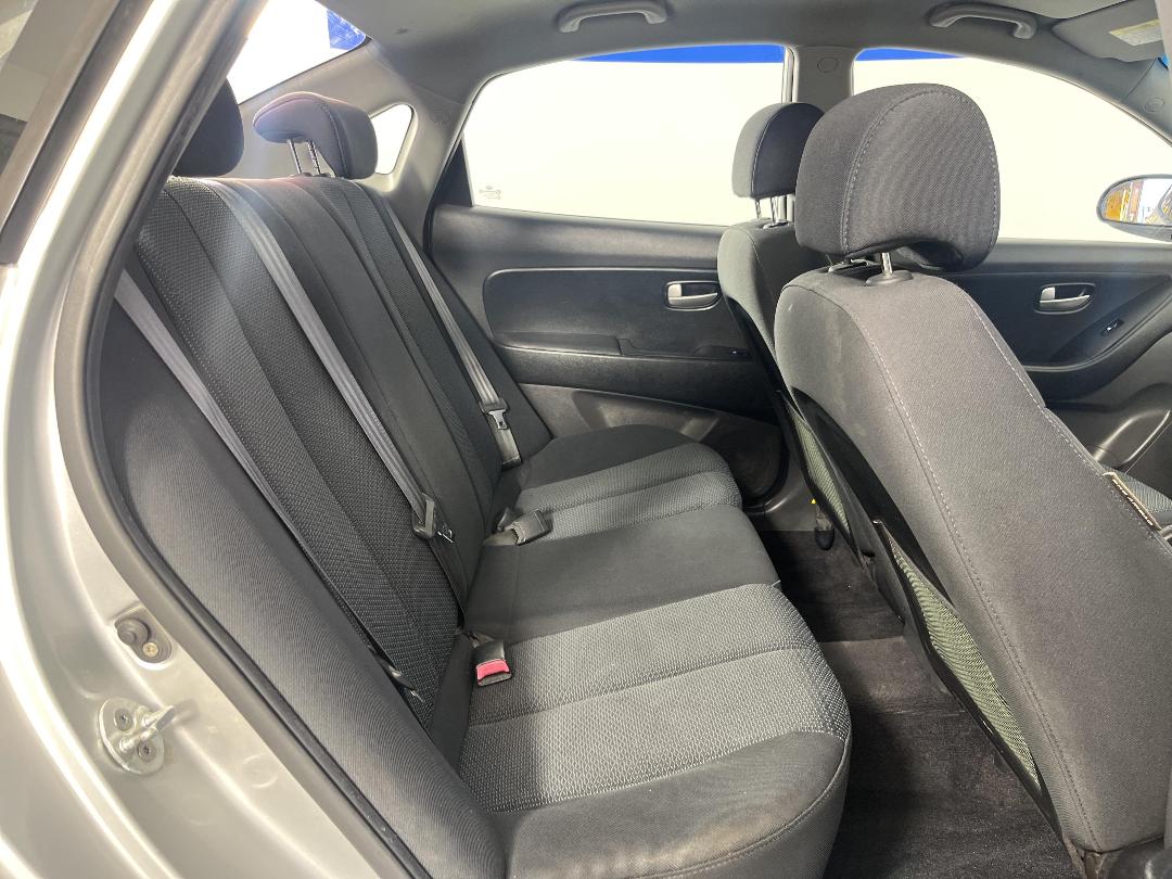 Photo '20' of Hyundai Elantra