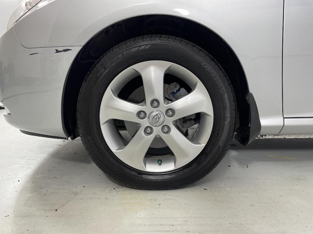 Photo '10' of Hyundai Elantra