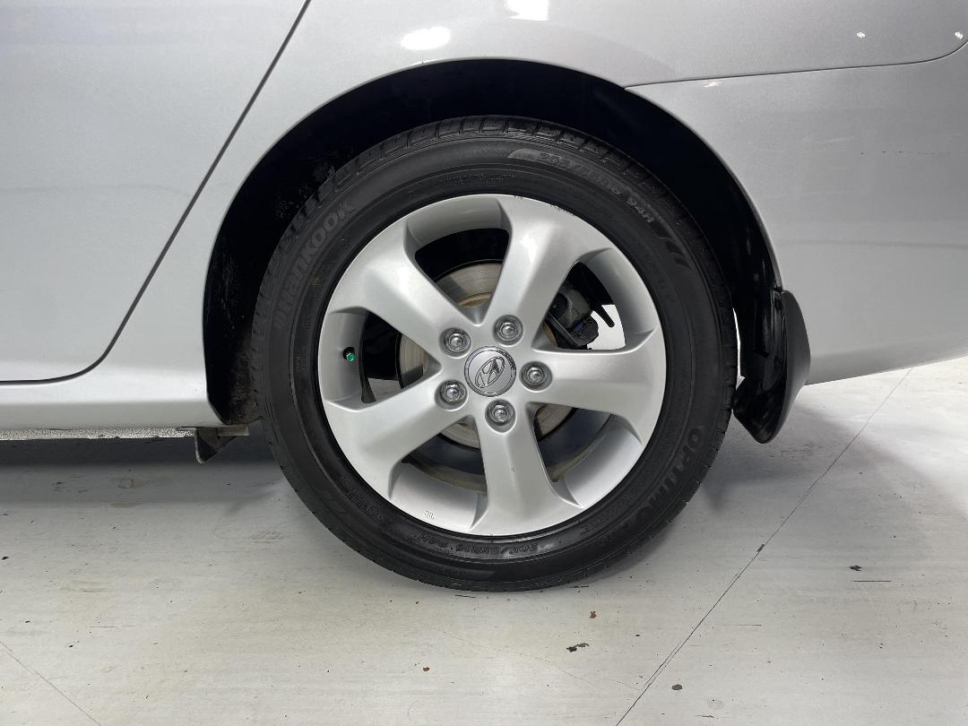 Photo '11' of Hyundai Elantra