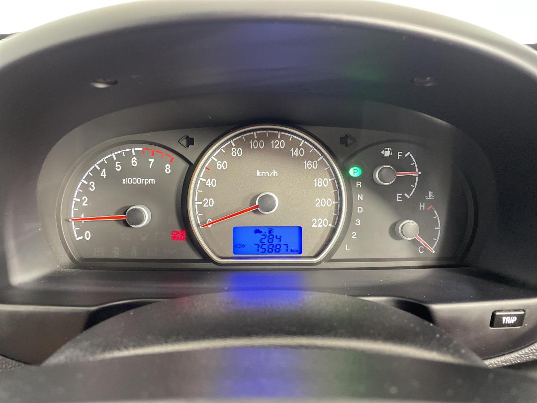 Photo '21' of Hyundai Elantra