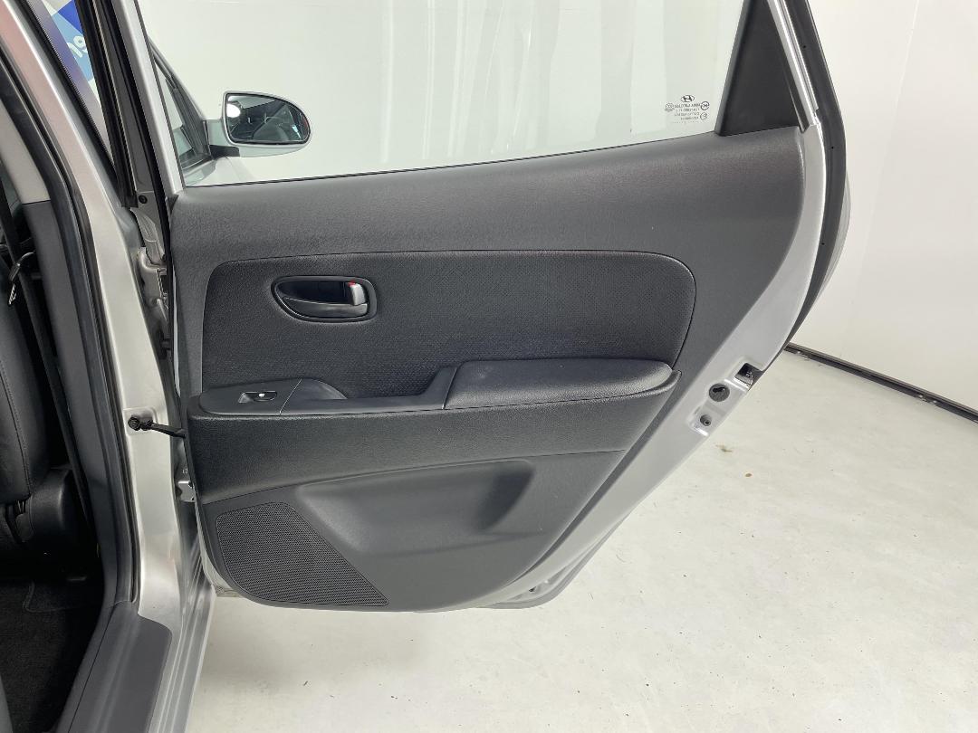 Photo '19' of Hyundai Elantra