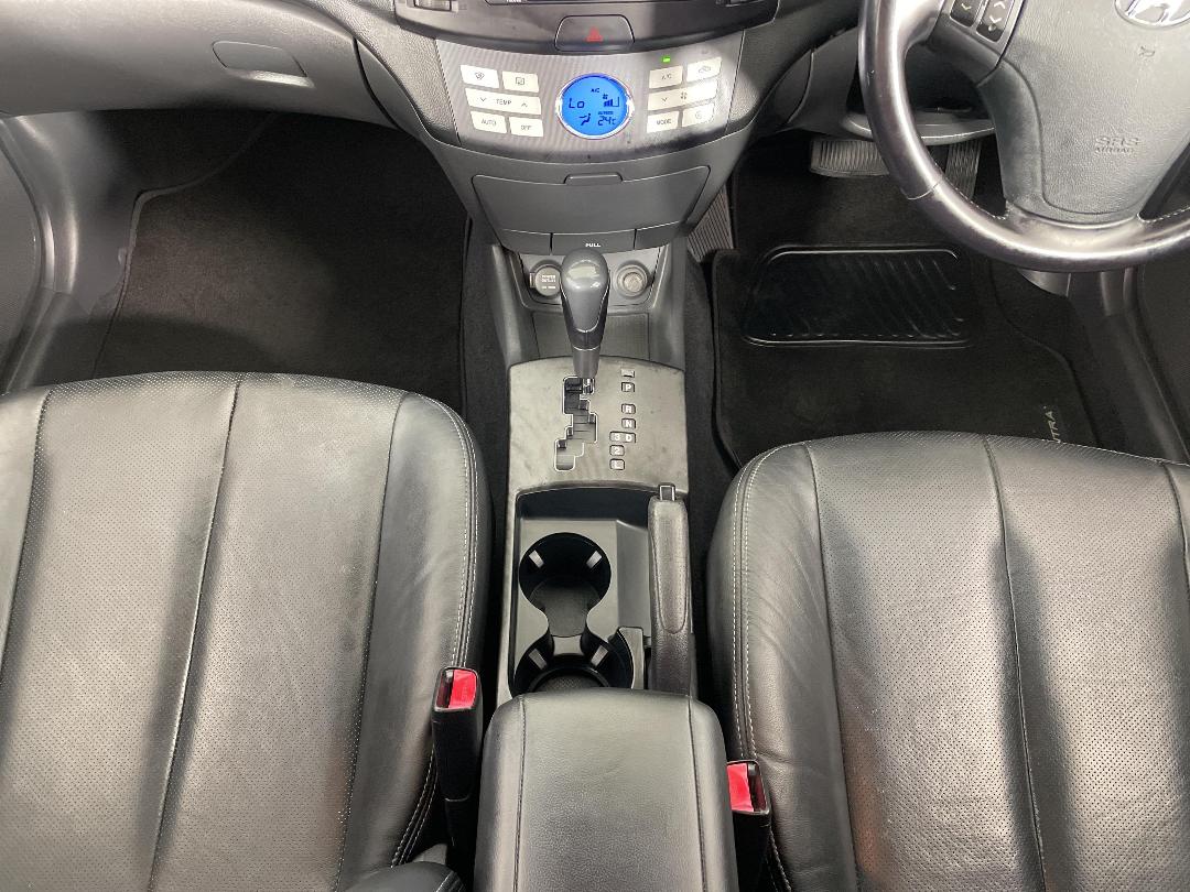 Photo '18' of Hyundai Elantra