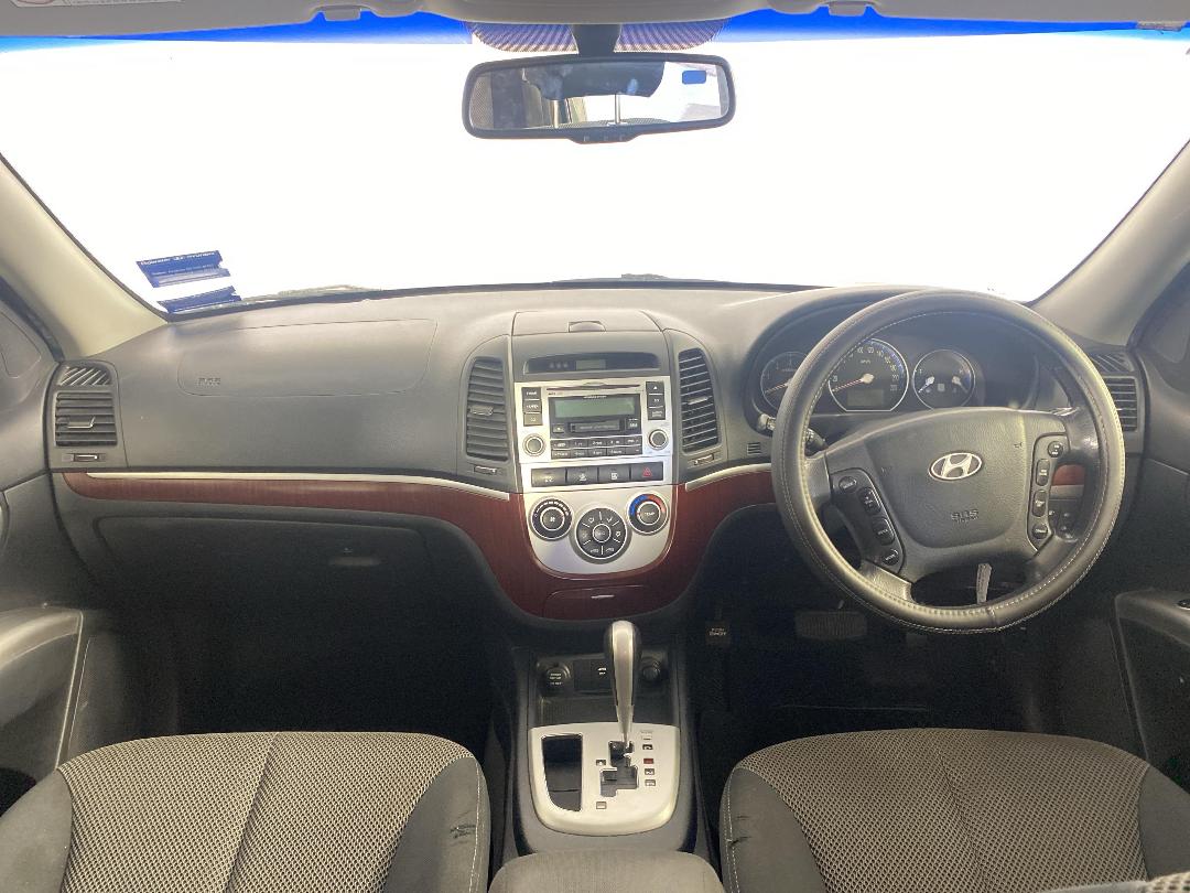 Photo '17' of Hyundai Santa FE