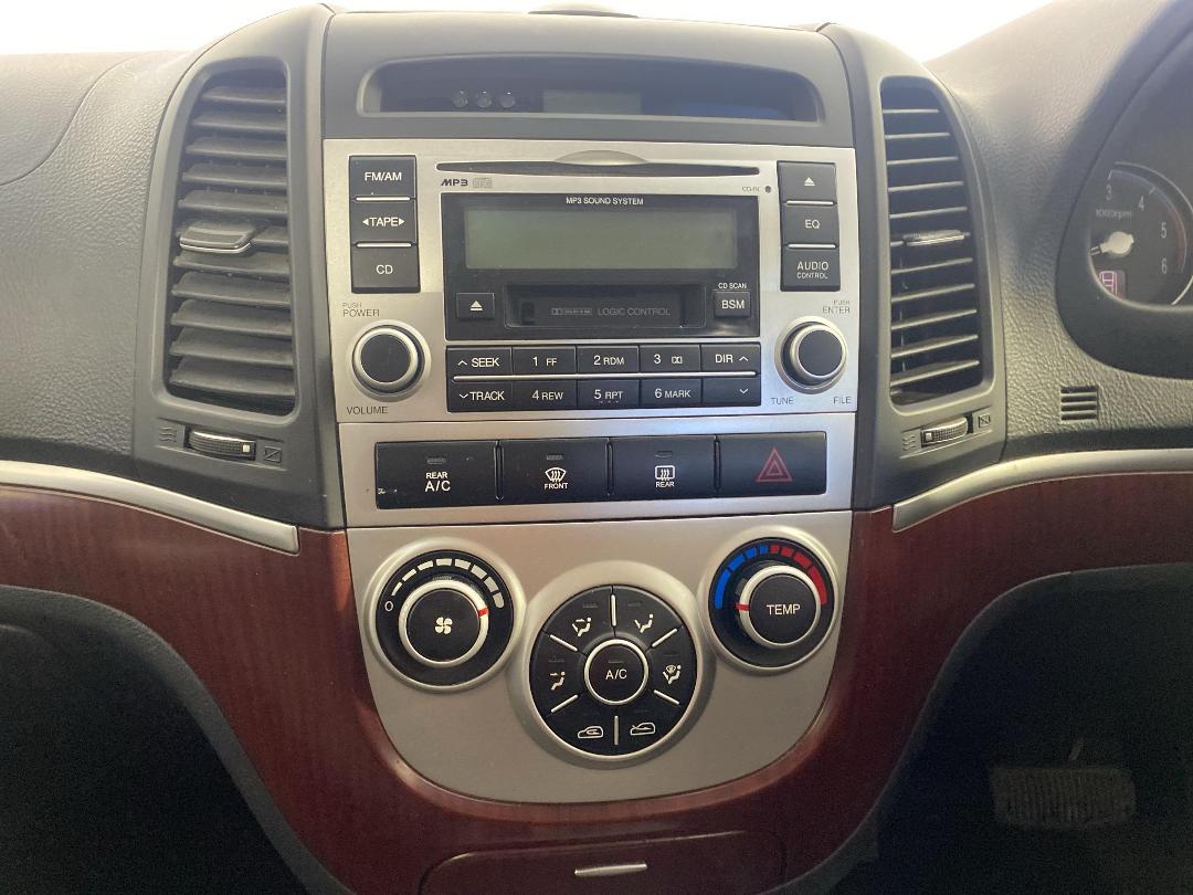 Photo '18' of Hyundai Santa FE