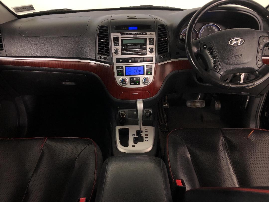 Photo '17' of Hyundai Santa FE