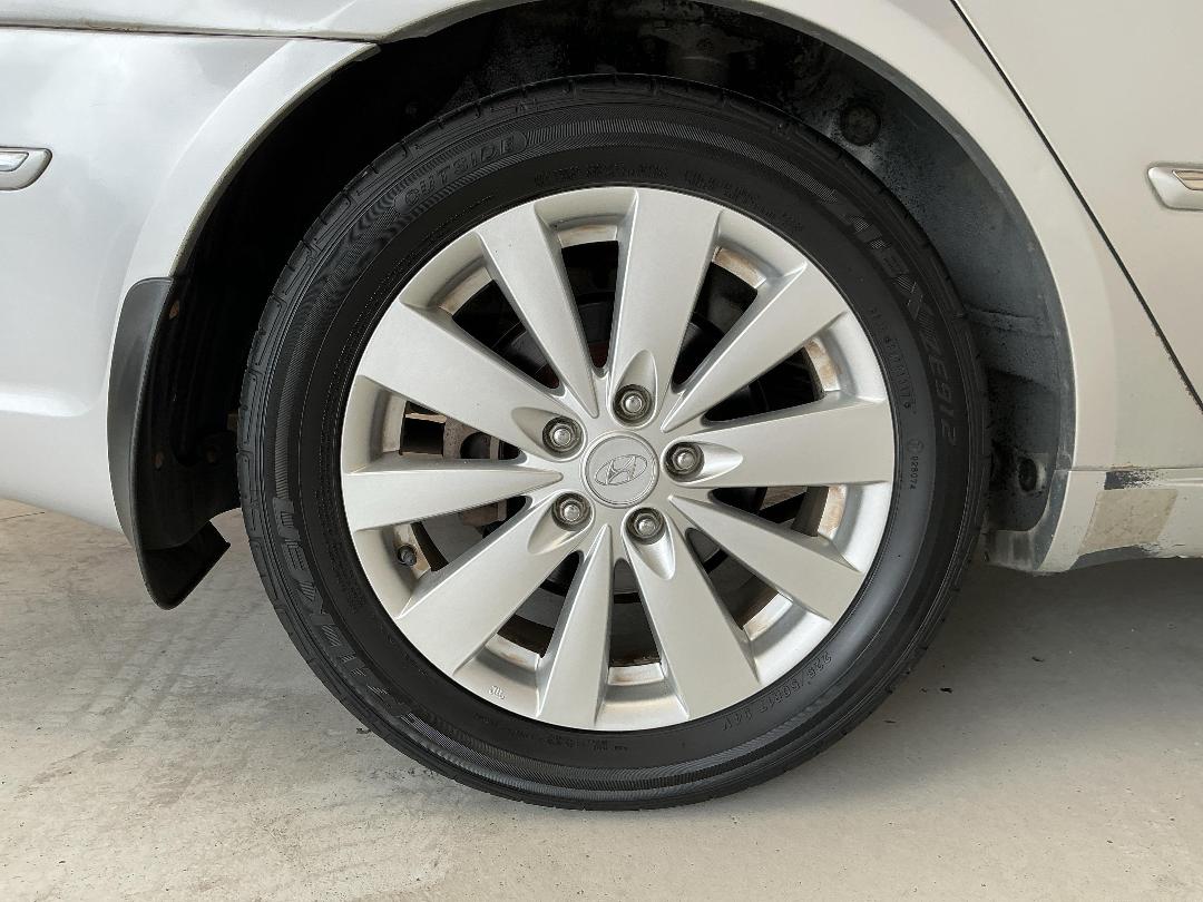 Photo '12' of Hyundai Sonata