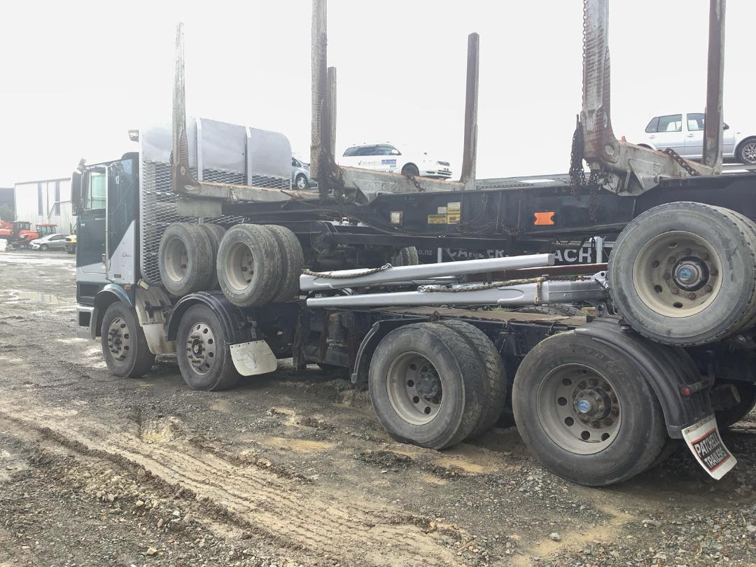 Photo '4' of International 9800 Logger Photo '4' of International 9800 Logger