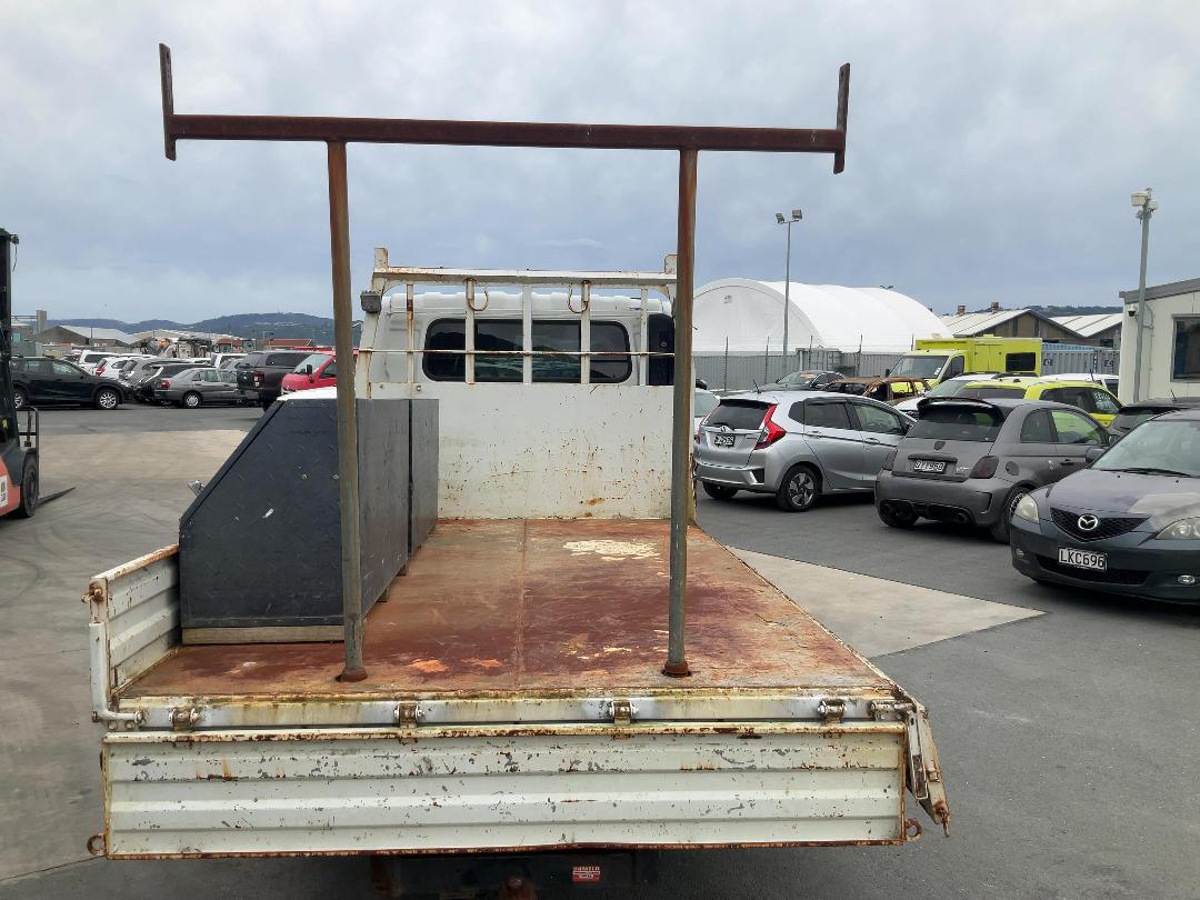 Photo '8' of Isuzu ELF NPR85AR Double Cab - Flat Deck