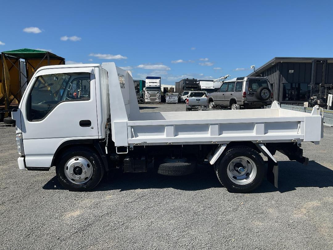 Photo '7' of Isuzu ELF Tipper Photo '7' of Isuzu ELF Tipper
