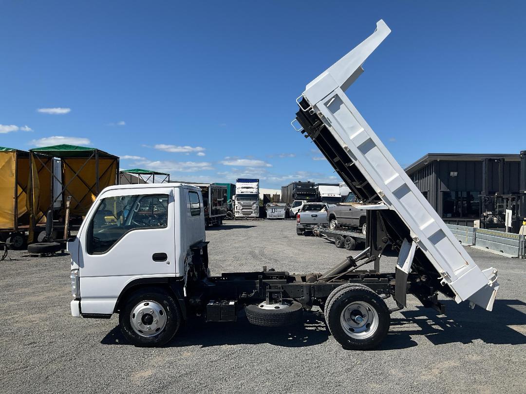 Photo '12' of Isuzu ELF Tipper Photo '12' of Isuzu ELF Tipper