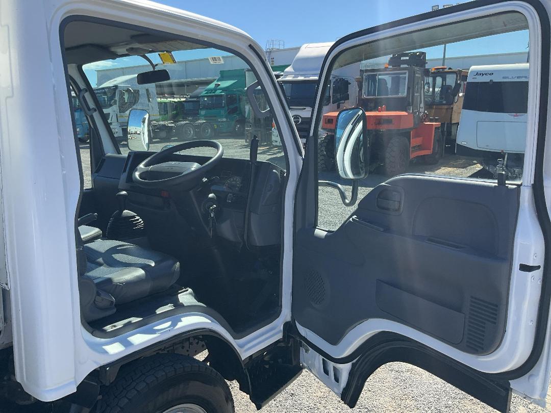 Photo '13' of Isuzu ELF Tipper Photo '13' of Isuzu ELF Tipper