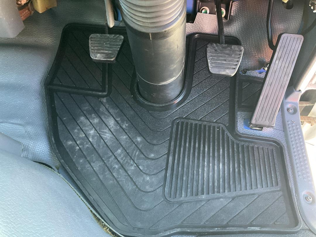 Photo '16' of Isuzu ELF Tipper Photo '16' of Isuzu ELF Tipper