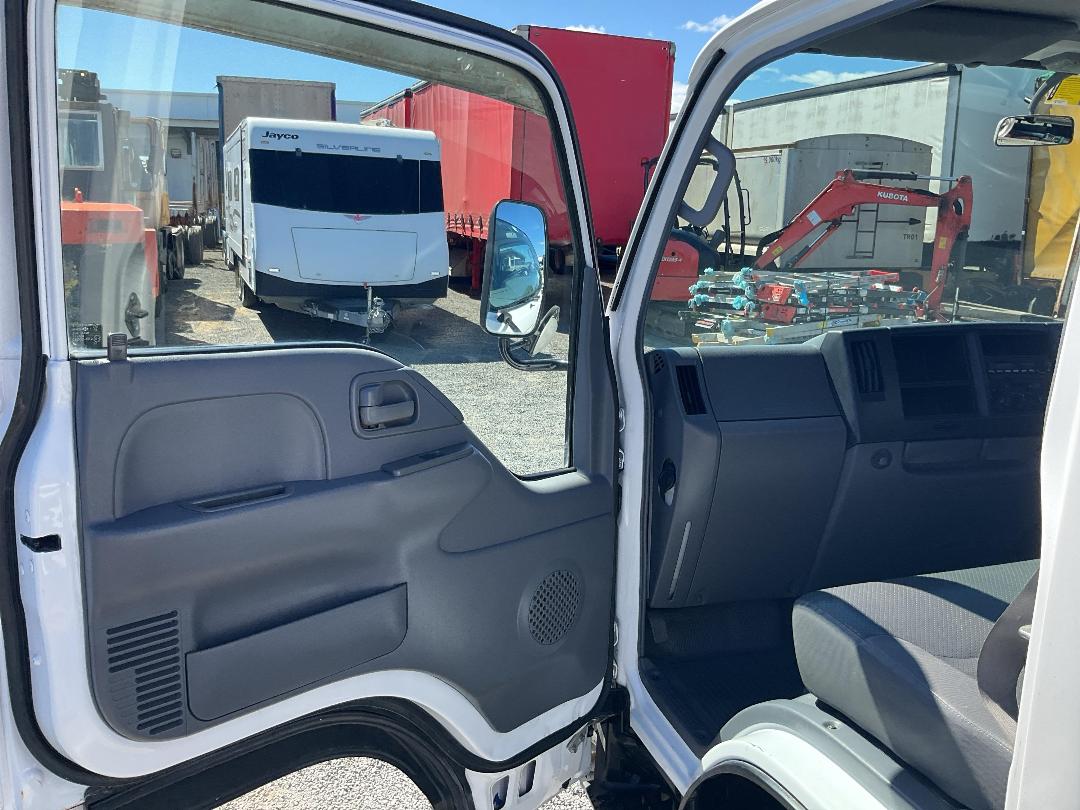 Photo '23' of Isuzu ELF Tipper Photo '23' of Isuzu ELF Tipper