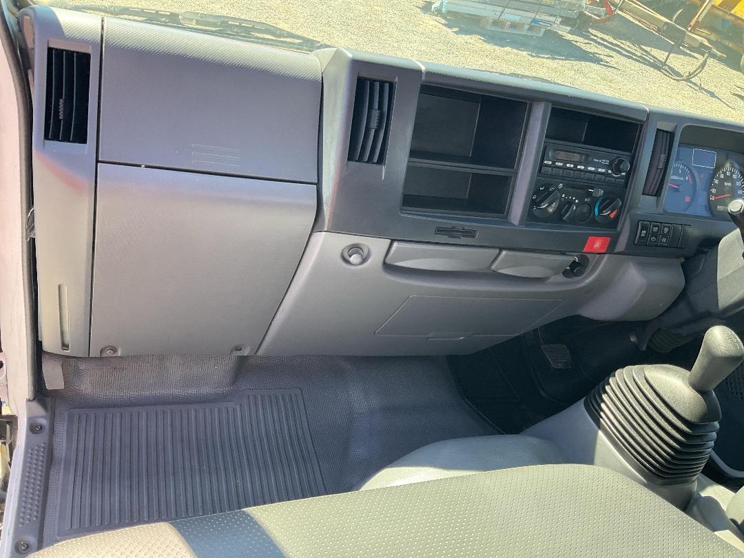 Photo '25' of Isuzu ELF Tipper Photo '25' of Isuzu ELF Tipper