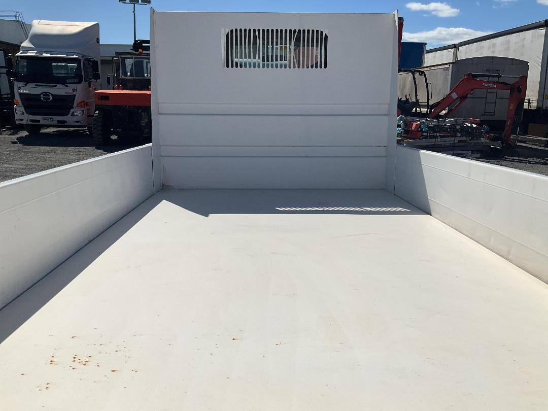 Photo '27' of Isuzu ELF Tipper Photo '27' of Isuzu ELF Tipper