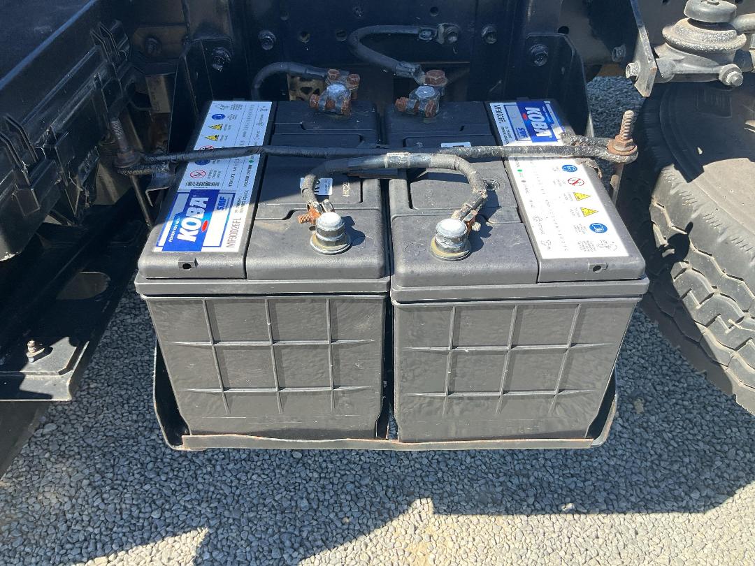 Photo '28' of Isuzu ELF Tipper Photo '28' of Isuzu ELF Tipper