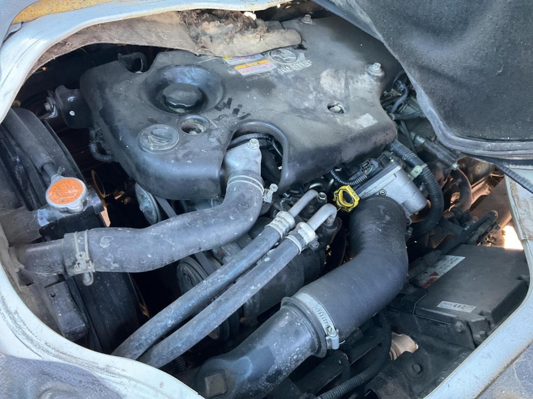 Photo '28' of Isuzu ELF Flat Deck Crane