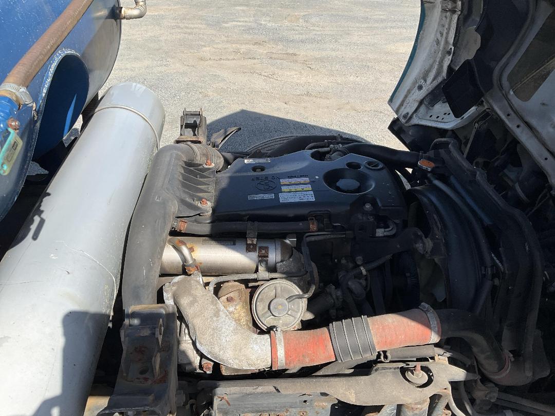 Photo '40' of Isuzu ELF Sucker/Vacuum