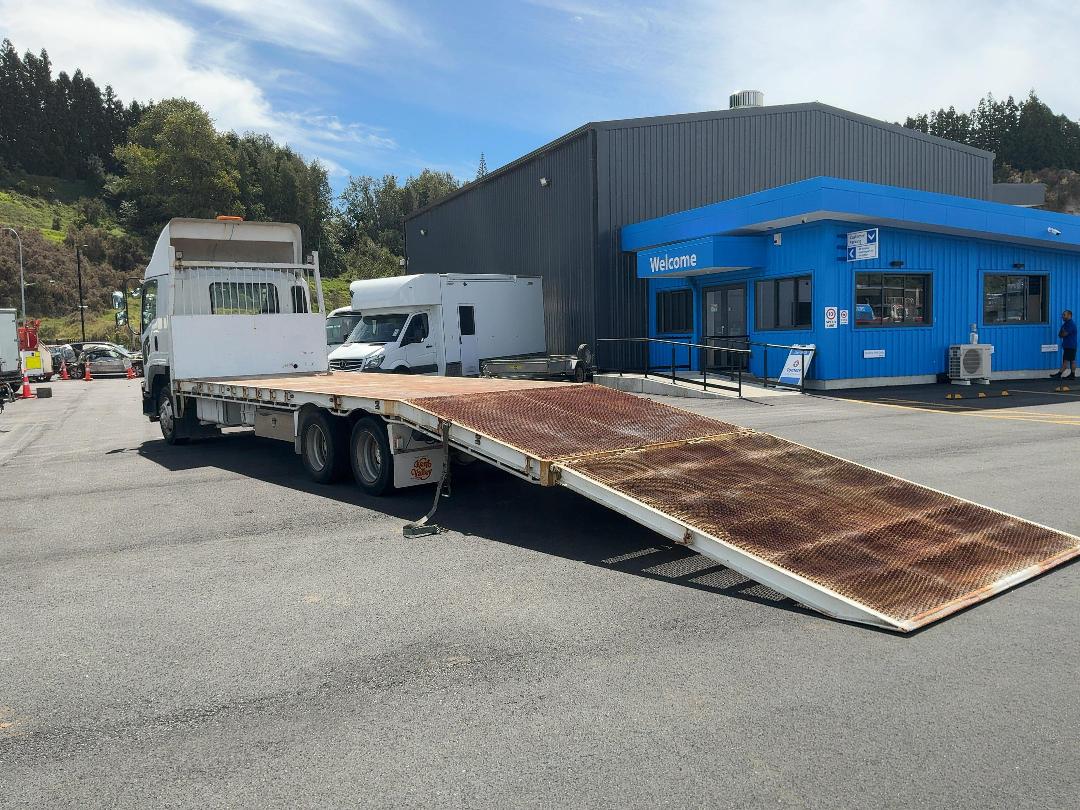 Photo '15' of Isuzu Forward FVZ Transporter