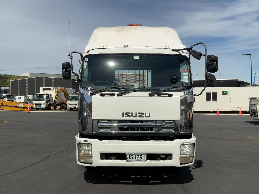 Photo '10' of Isuzu Forward FVZ Transporter
