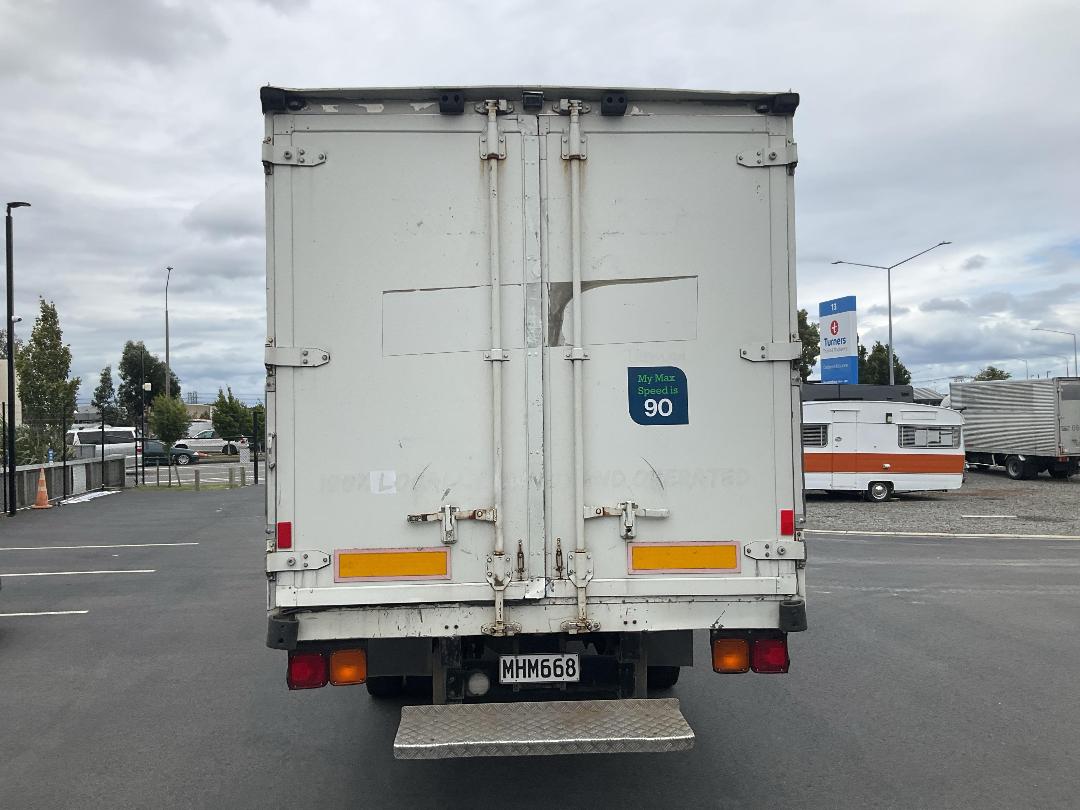 Photo '6' of Isuzu Forward FRR90 Chiller