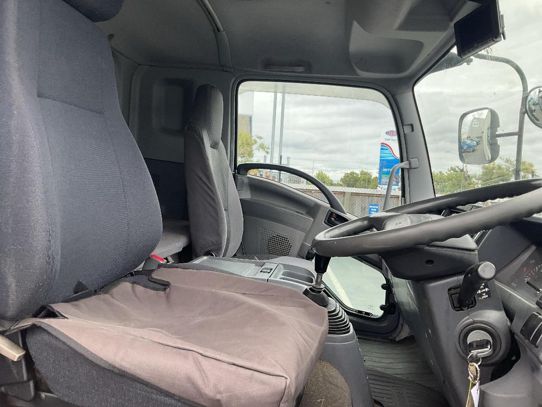 Photo '14' of Isuzu Forward FRR90 Chiller