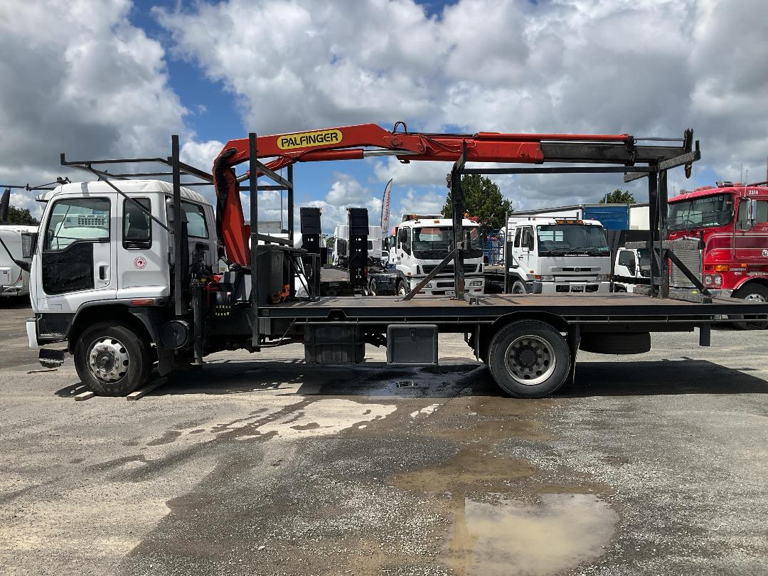 Photo '7' of Isuzu FTR 750 Flat Deck Crane