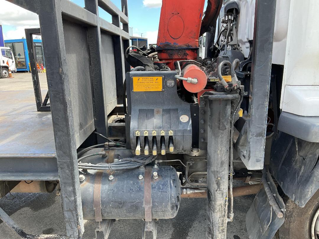 Photo '19' of Isuzu FTR 750 Flat Deck Crane