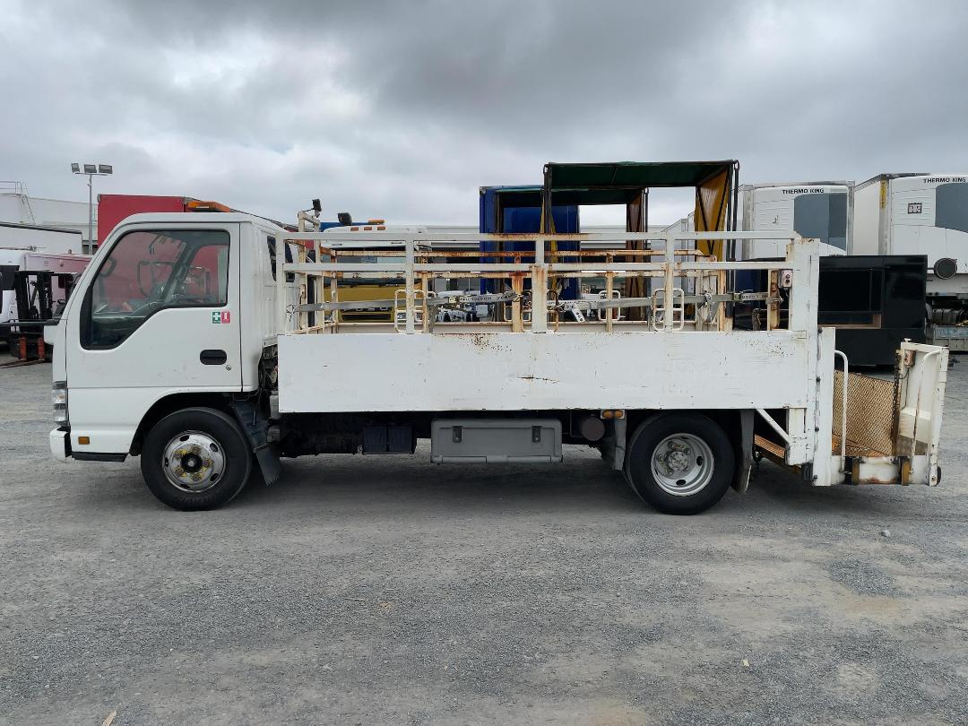 Photo '7' of Isuzu NKR 300M Gas Bottle Truck