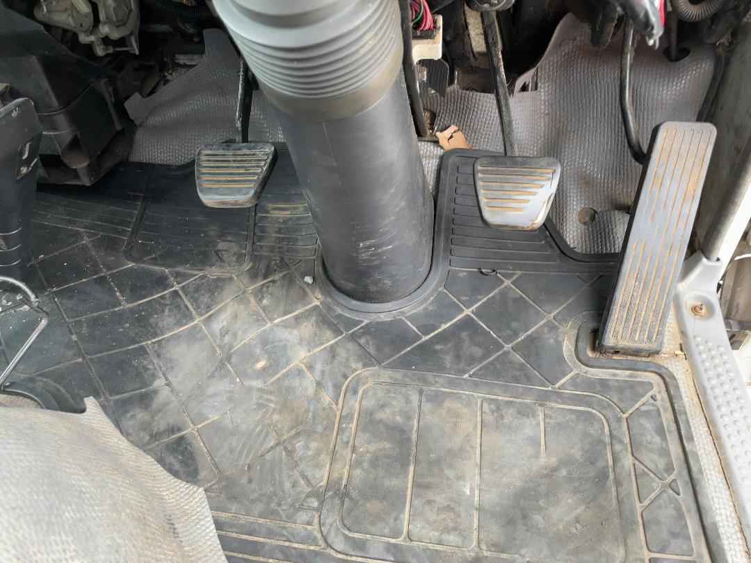 Photo '14' of Isuzu NKR 300M Gas Bottle Truck