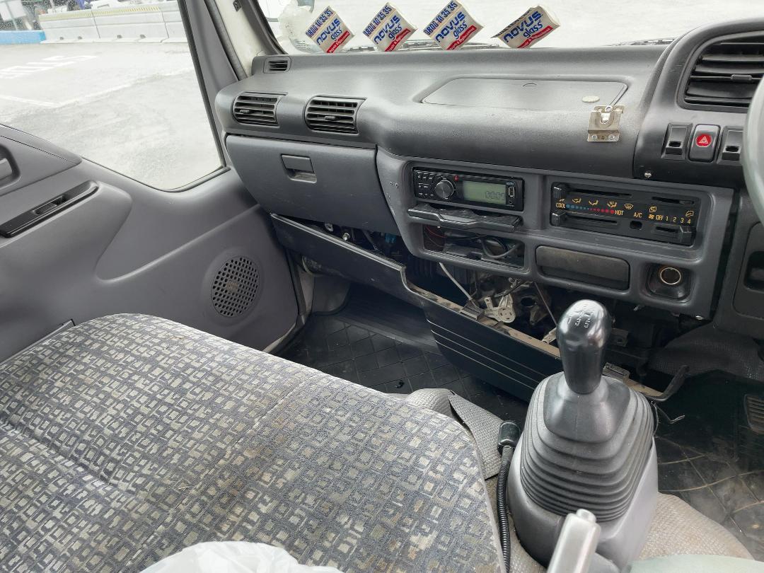 Photo '17' of Isuzu NKR 300M Gas Bottle Truck