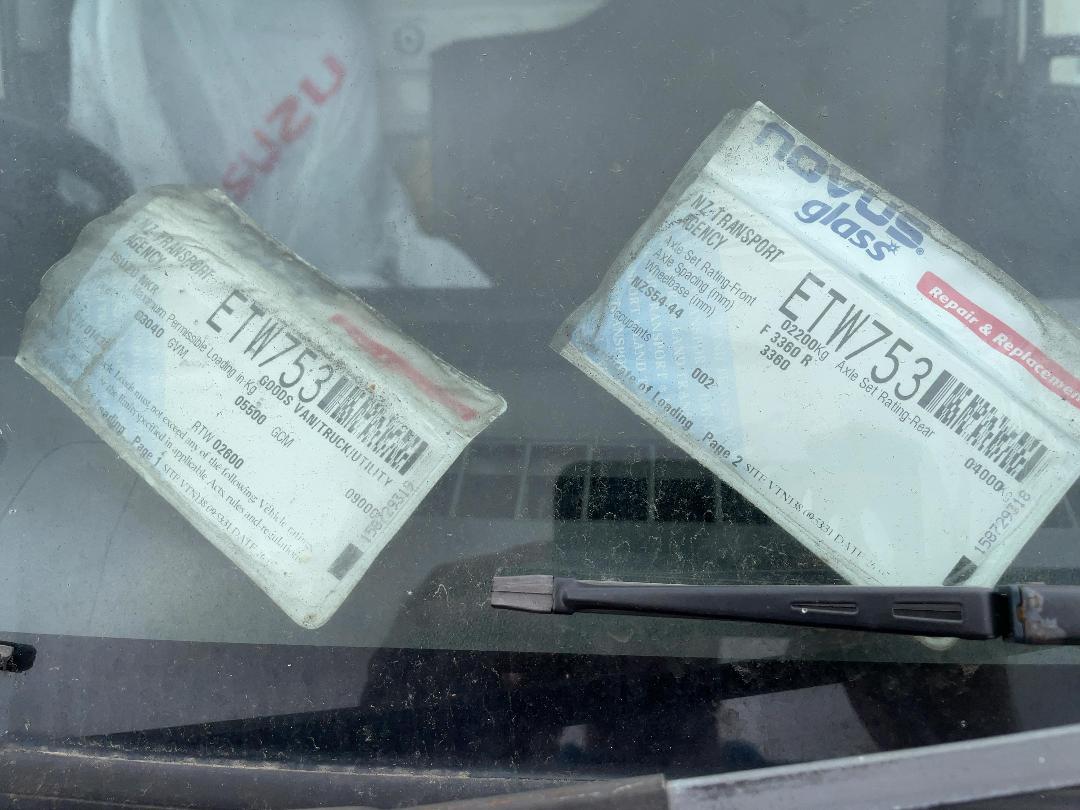 Photo '30' of Isuzu NKR 300M Gas Bottle Truck