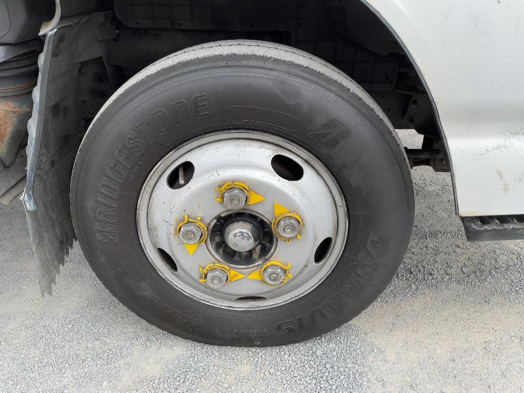 Photo '35' of Isuzu NKR 300M Gas Bottle Truck