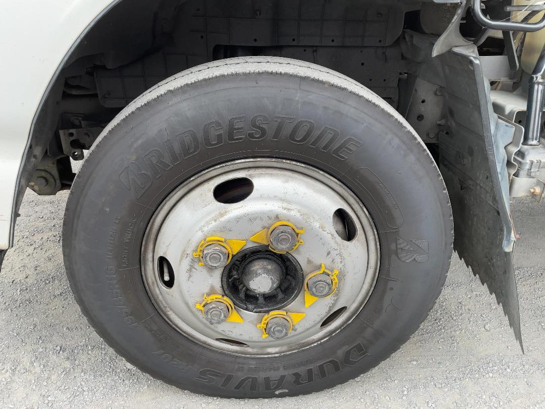 Photo '41' of Isuzu NKR 300M Gas Bottle Truck