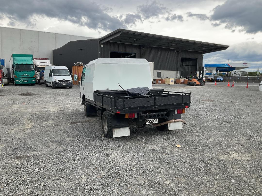 Photo '5' of Isuzu NPR 300M Tractor Unit