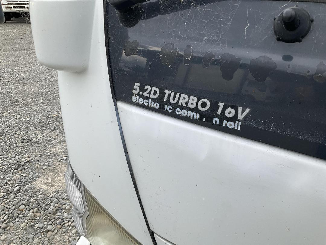 Photo '20' of Isuzu NPR 300M Tractor Unit