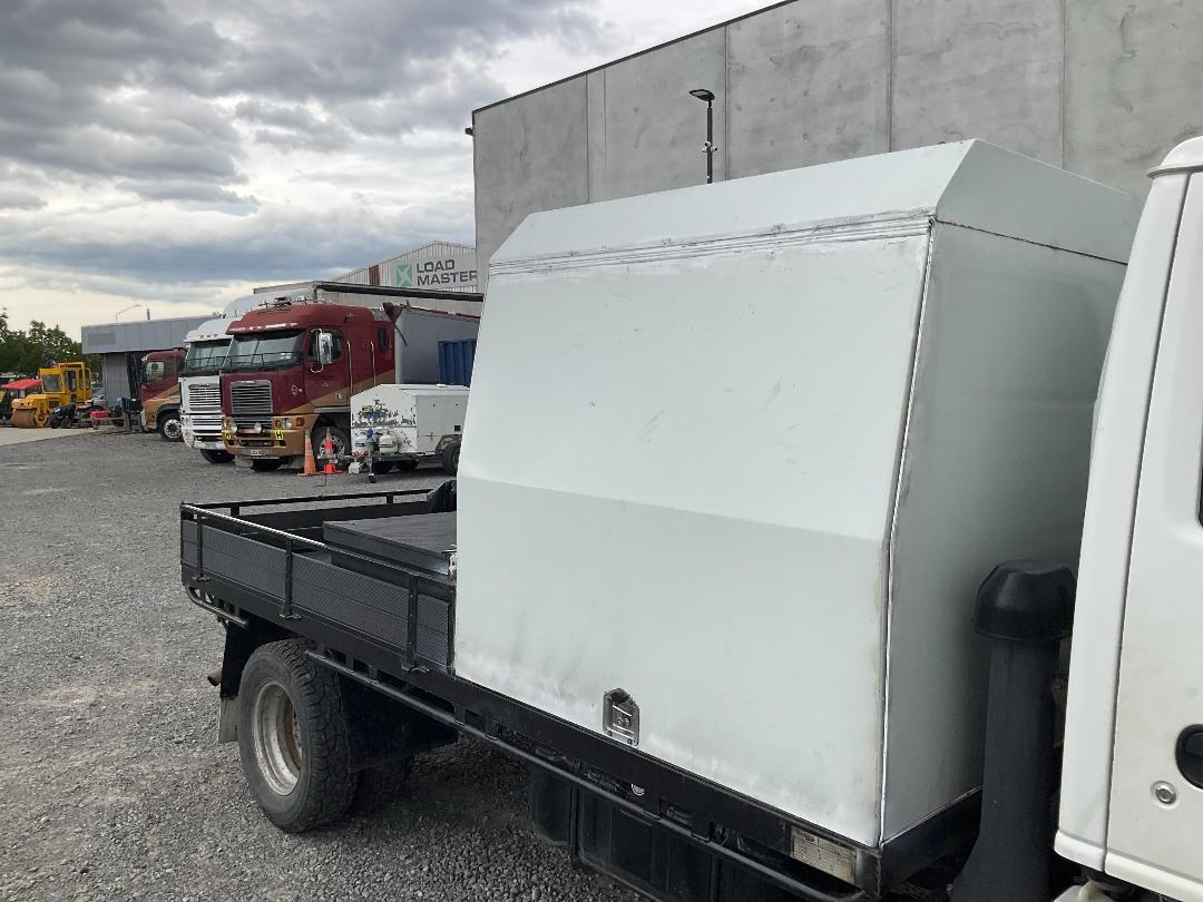 Photo '11' of Isuzu NPR 300M Tractor Unit