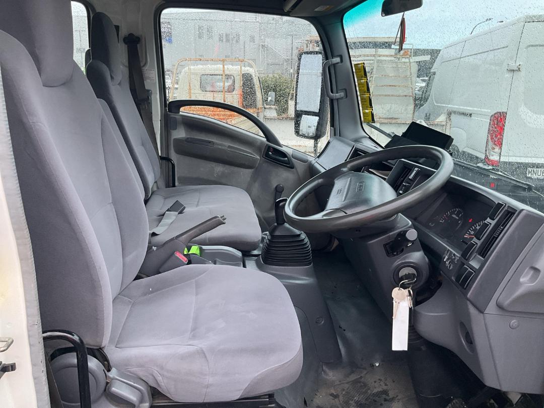 Photo '11' of Isuzu NPS BOXBODY Box Body Photo '11' of Isuzu NPS BOXBODY Box Body