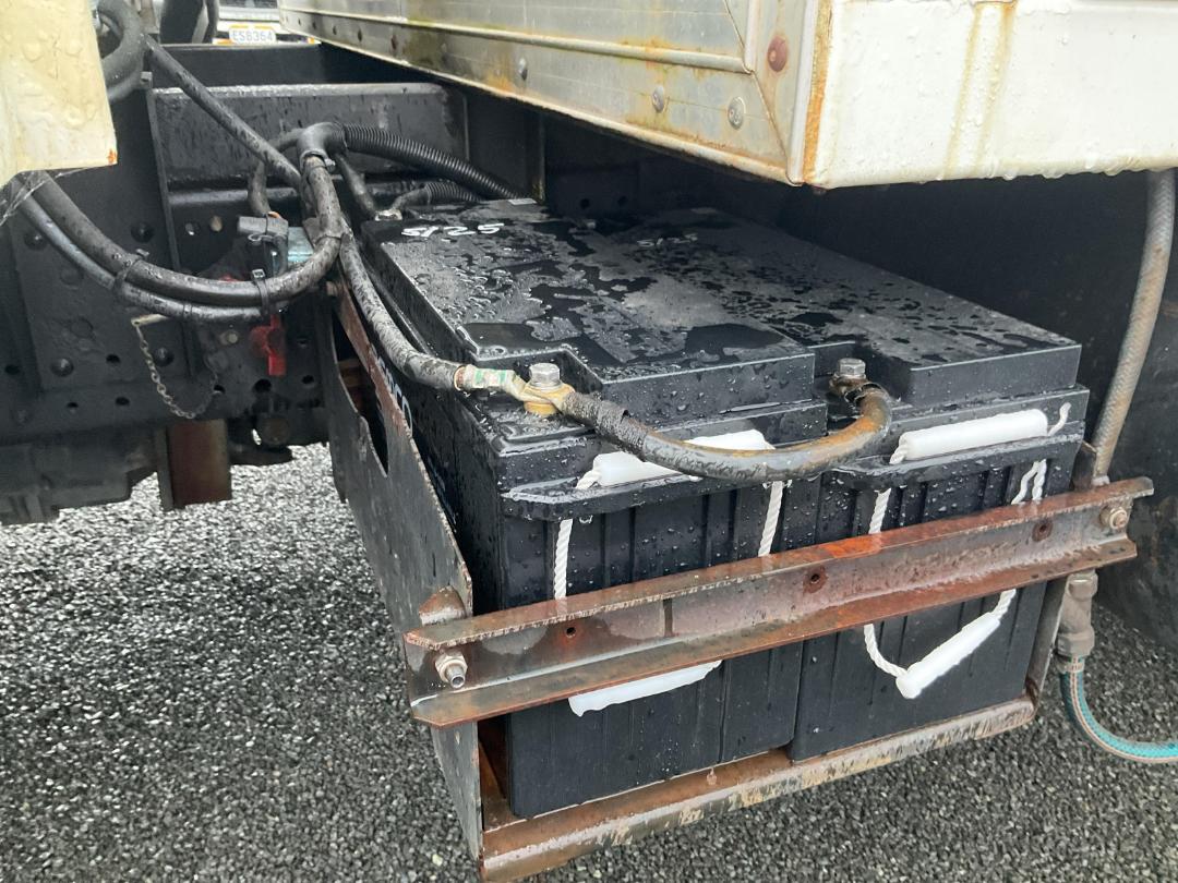 Photo '21' of Isuzu NPS BOXBODY Box Body Photo '21' of Isuzu NPS BOXBODY Box Body