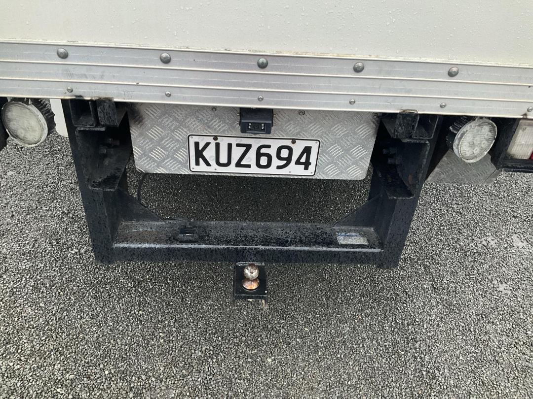 Photo '24' of Isuzu NPS BOXBODY Box Body Photo '24' of Isuzu NPS BOXBODY Box Body