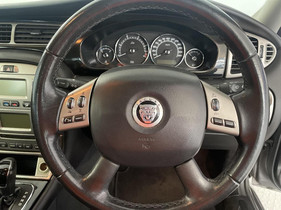 Photo '28' of Jaguar X-Type Photo '28' of Jaguar X-Type