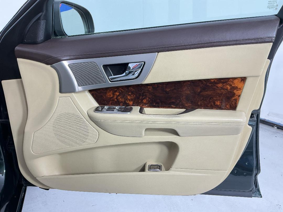 Photo '15' of Jaguar XF Photo '15' of Jaguar XF