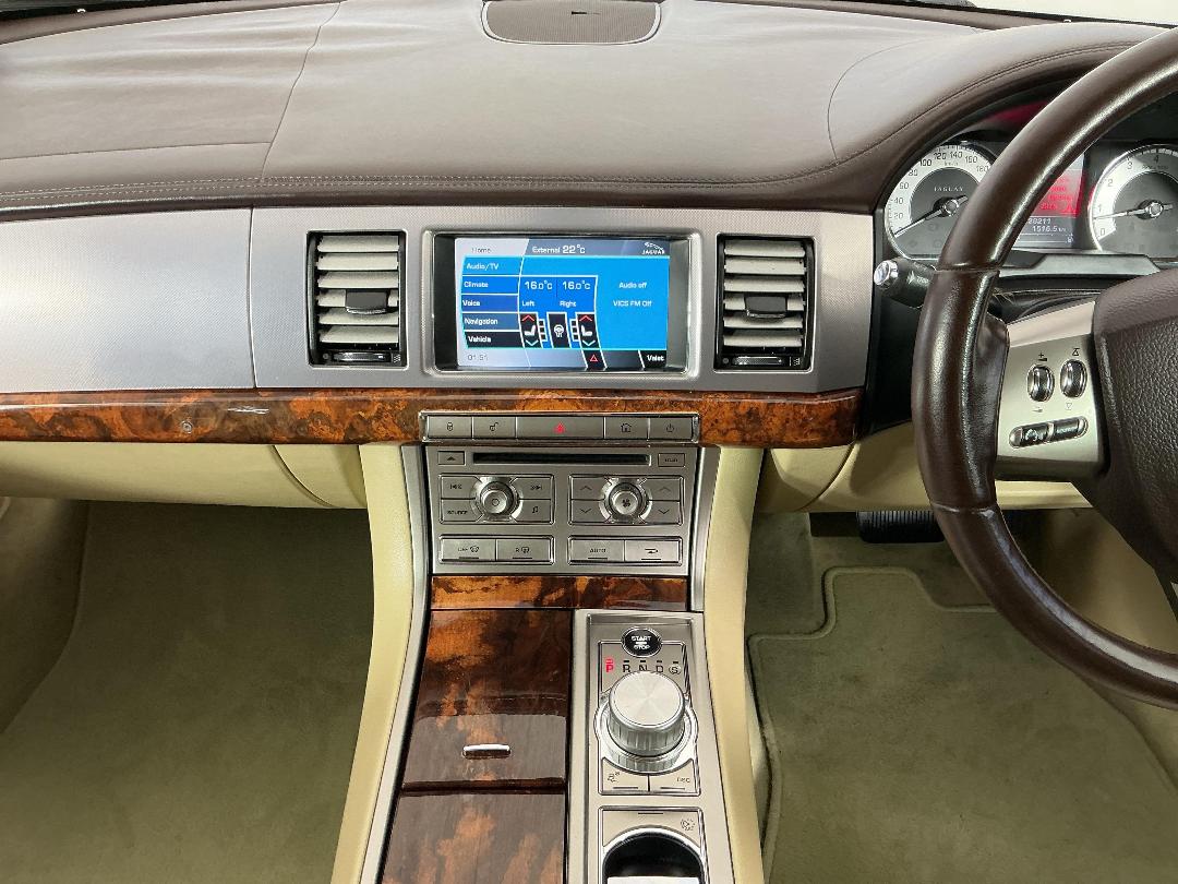 Photo '18' of Jaguar XF Photo '18' of Jaguar XF