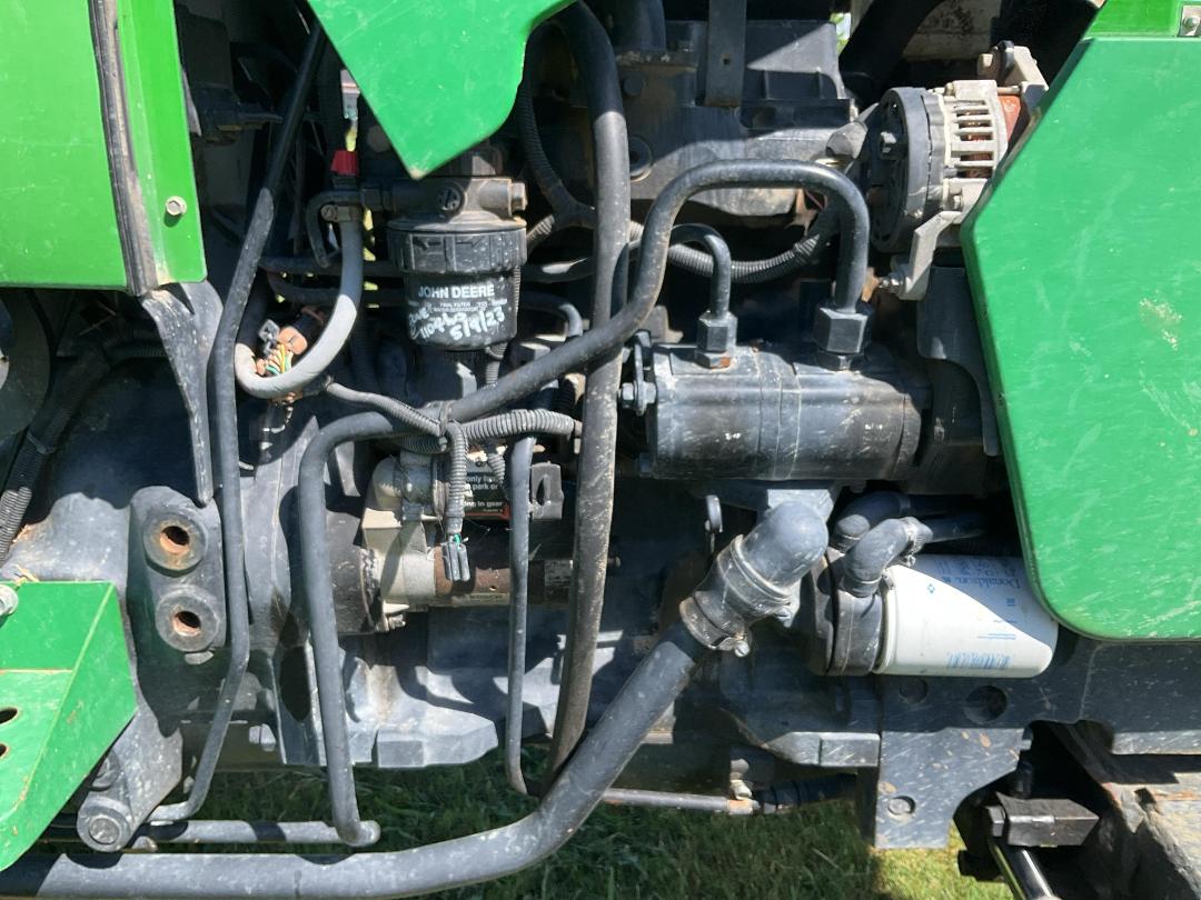 Photo '30' of JOHN DEERE 5203 Tractor Photo '30' of JOHN DEERE 5203 Tractor