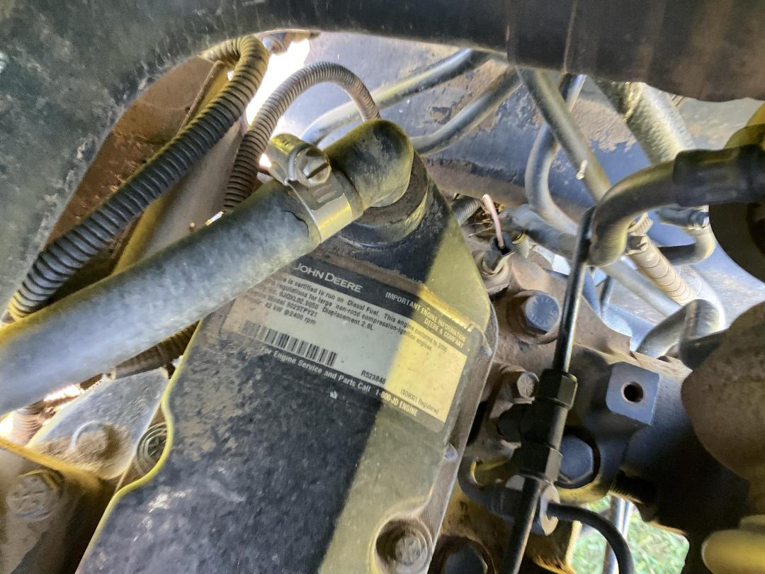 Photo '33' of JOHN DEERE 5203 Tractor Photo '33' of JOHN DEERE 5203 Tractor